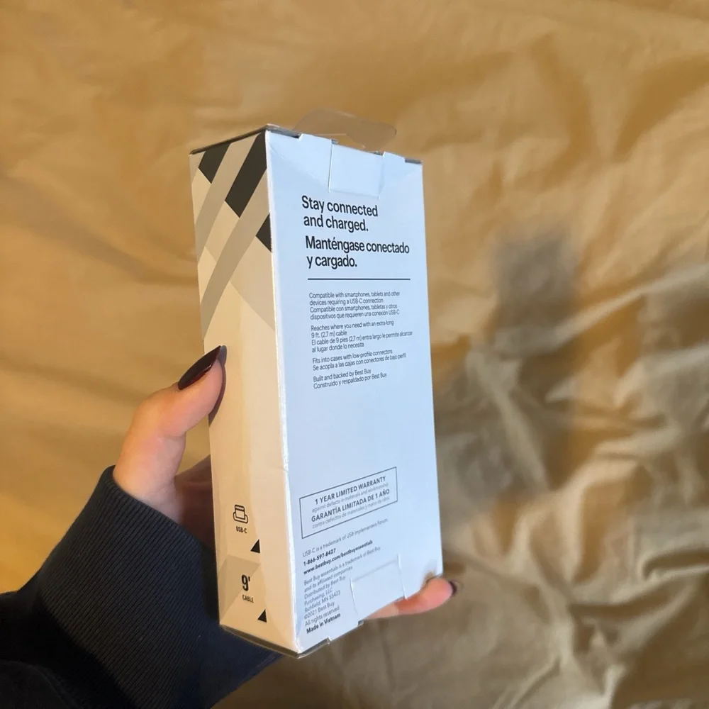 nwt unopened 9 inch usb-c to usb-c cable charger